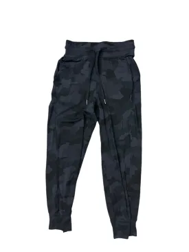 Athletic Pants By Lululemon In Camouflage Print, Size: S