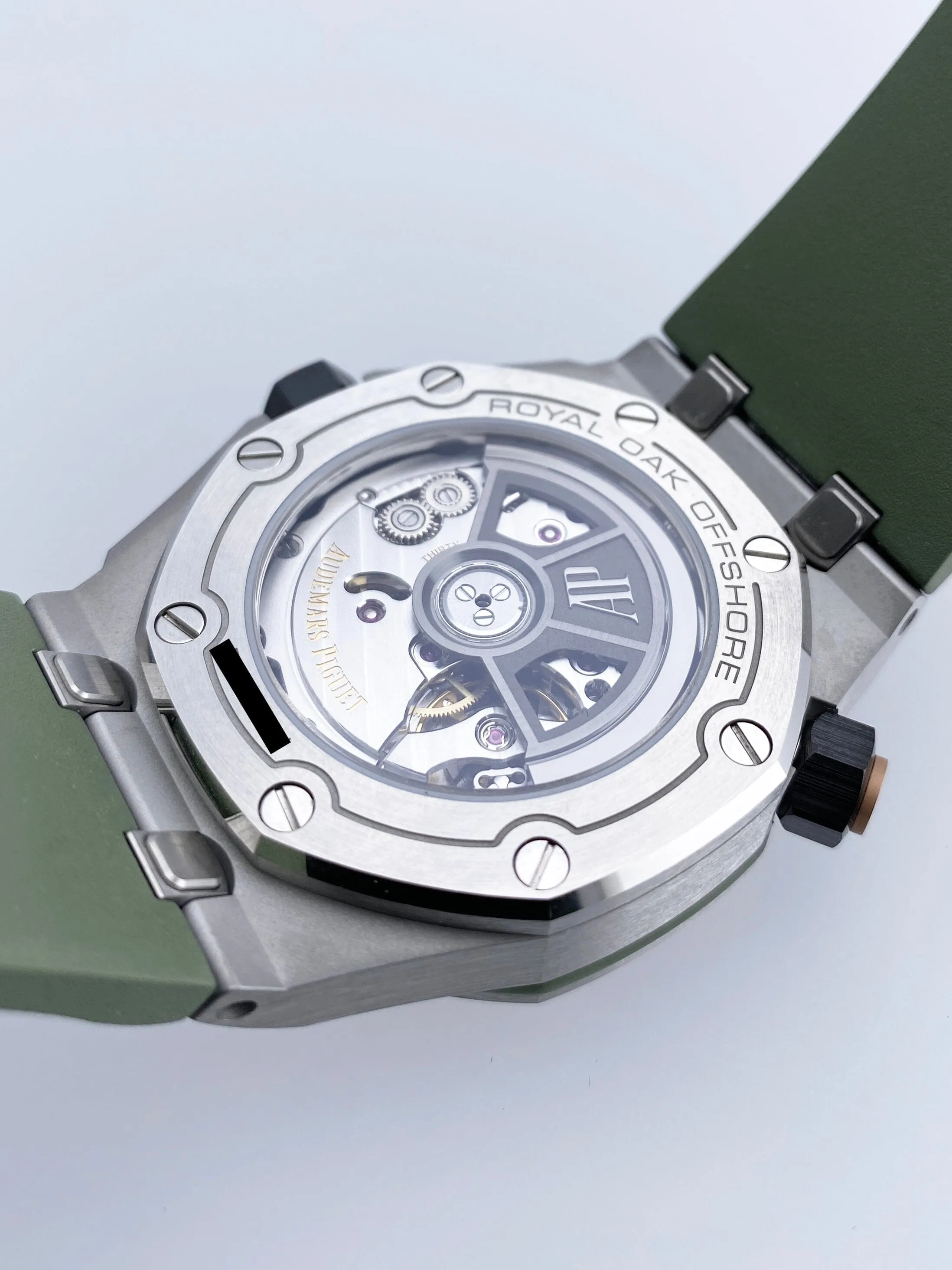 Audemars Piguet Royal Oak Offshore Diver 15720ST Green Dial Mens Watch