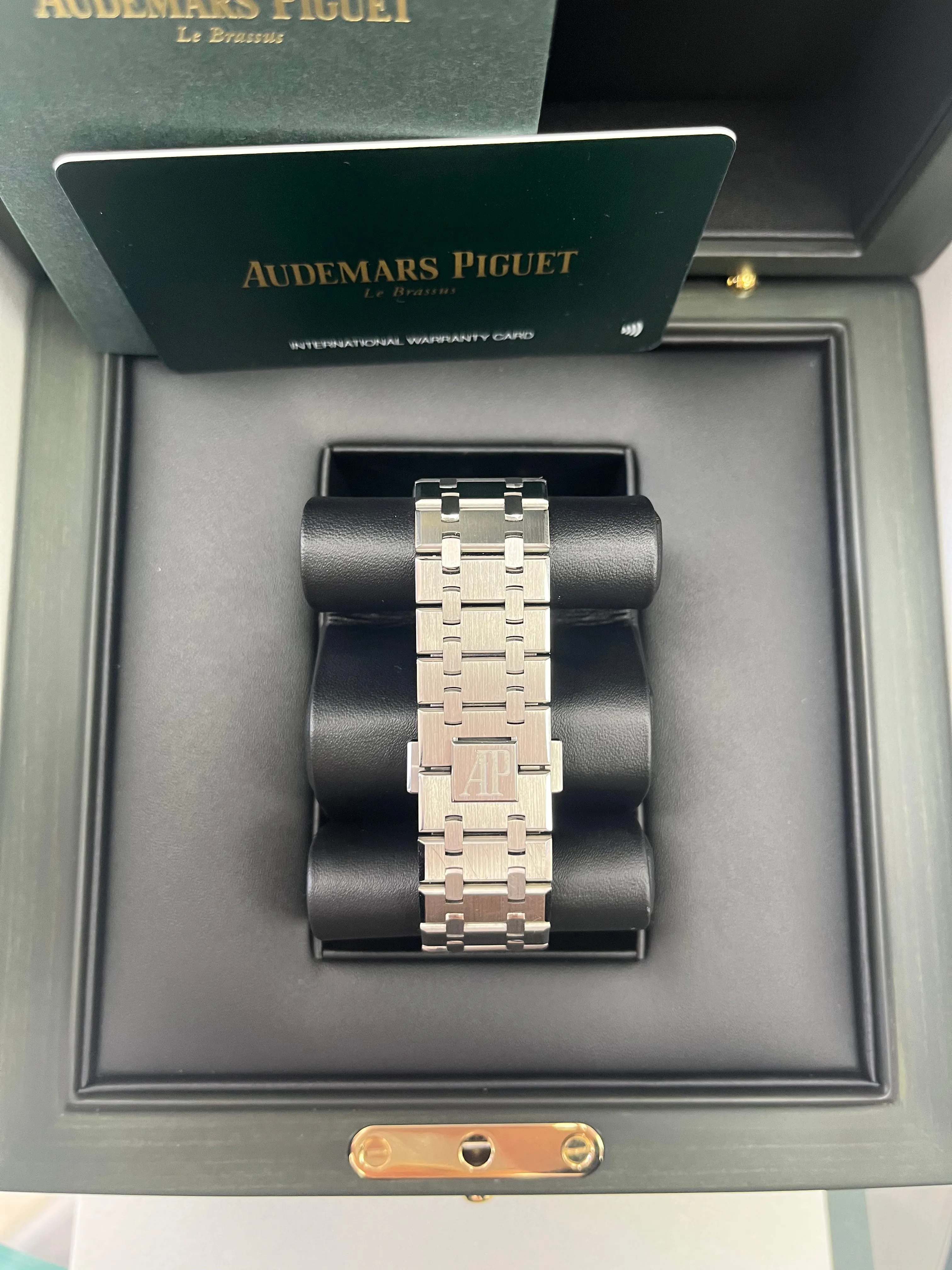 Audemars Piguet ROYAL OAK SELFWINDING CHRONOGRAPH “50TH ANNIVERSARY” STEEL BRACELET GREEN DIAL (Ref # 26240ST.OO.1320ST.04)