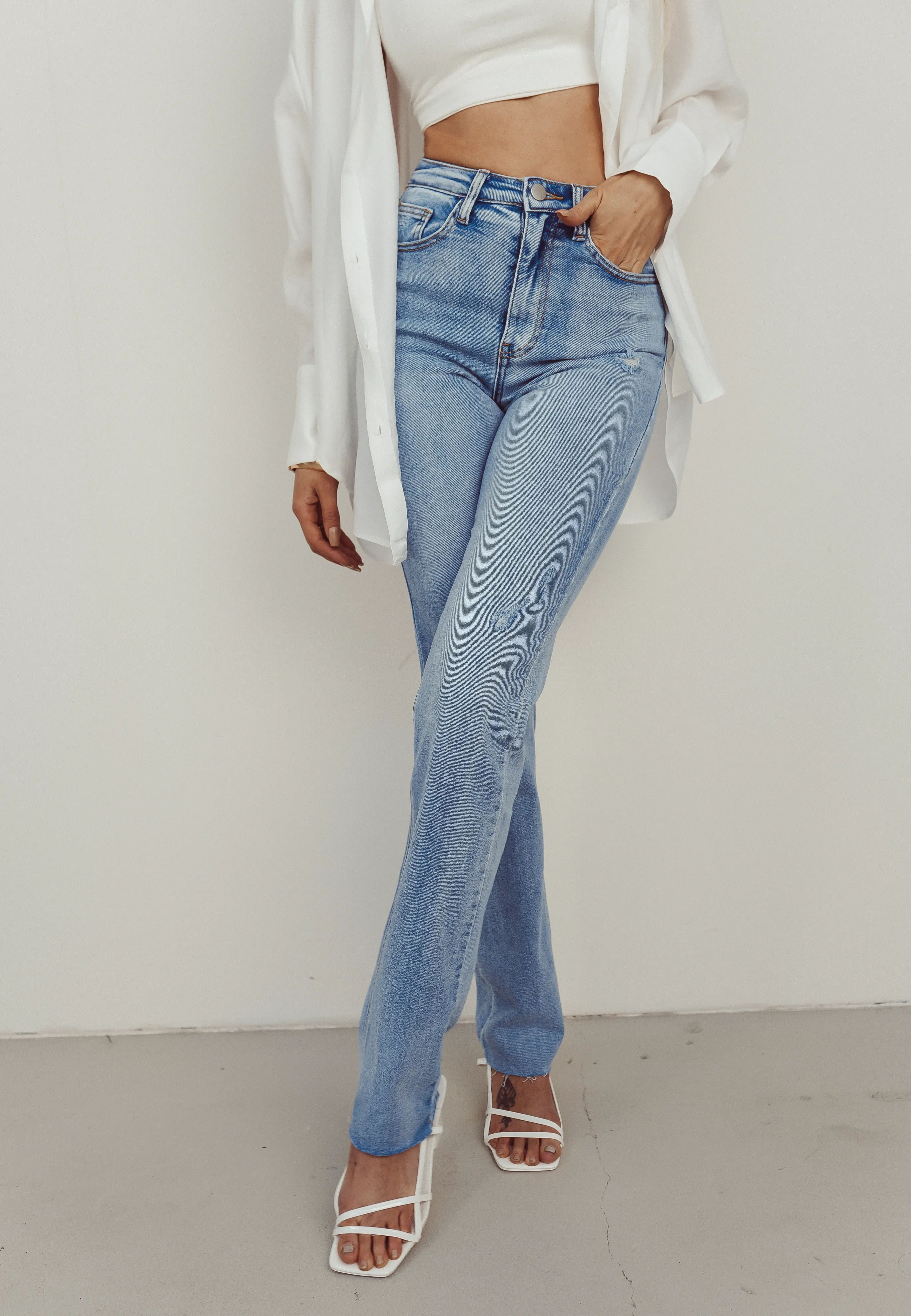 DANIELLE - Long Straight Jeans in Midwash Blue