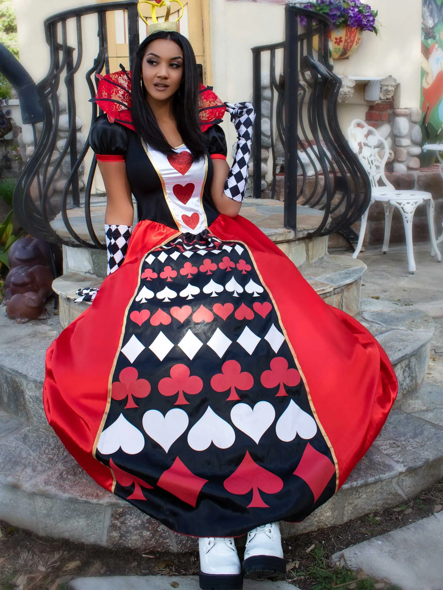 Deluxe Queen Of Hearts Costume