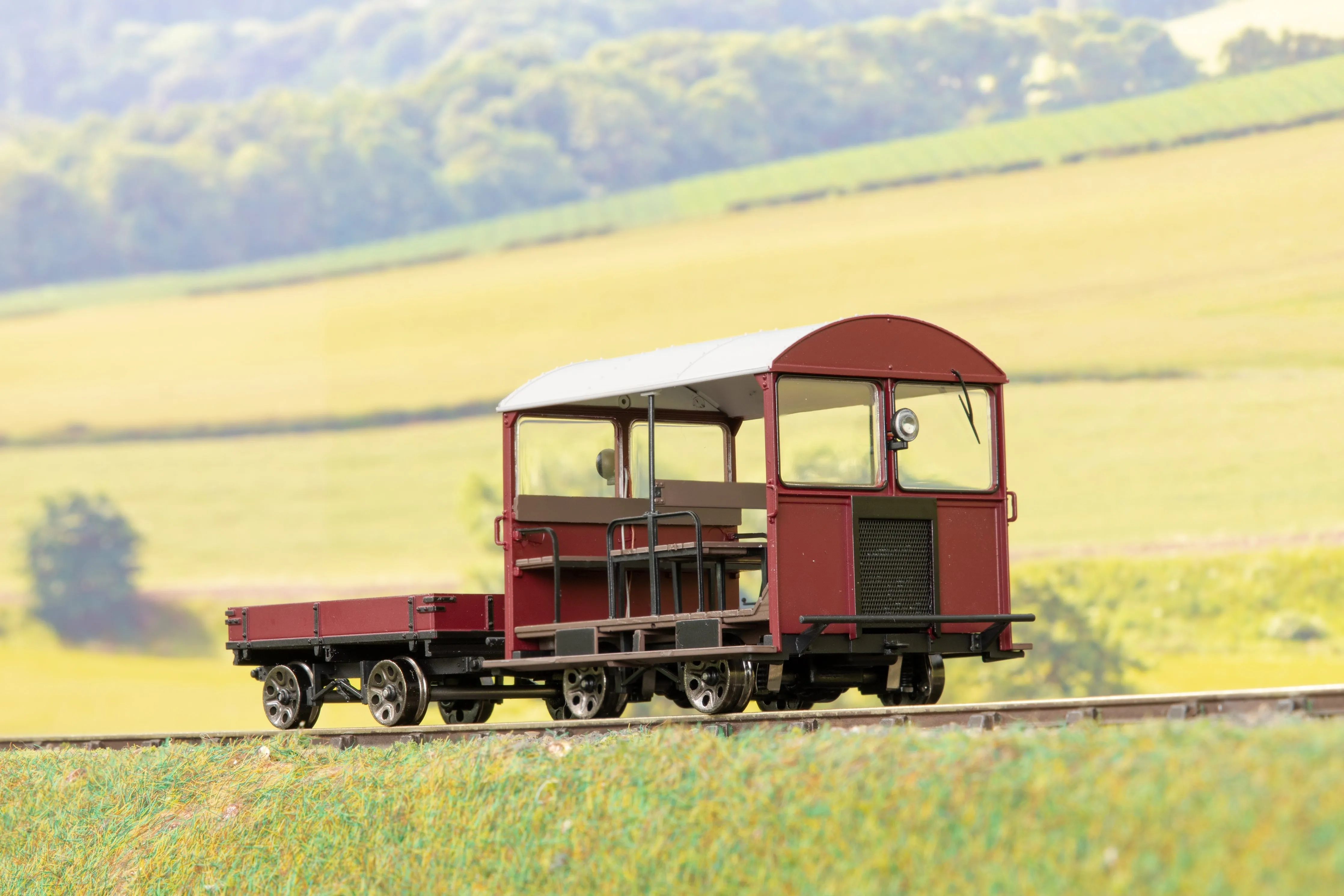 Ellis Clark Trains E1016U Finescale O Gauge Wickham Trolley & Trailer, BR Maroon 'Unnumbered'