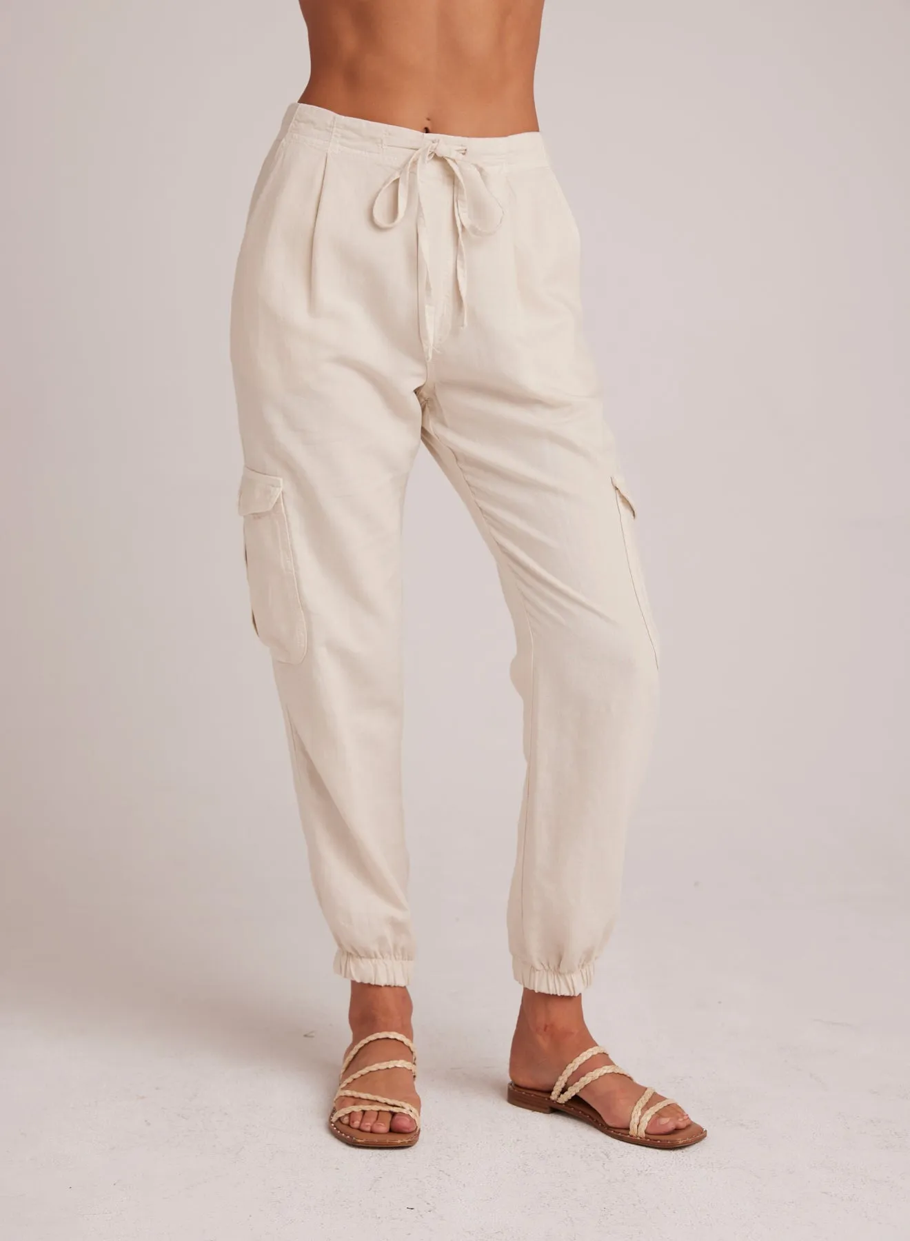 Isla Pleated Jogger - Seashell Sand