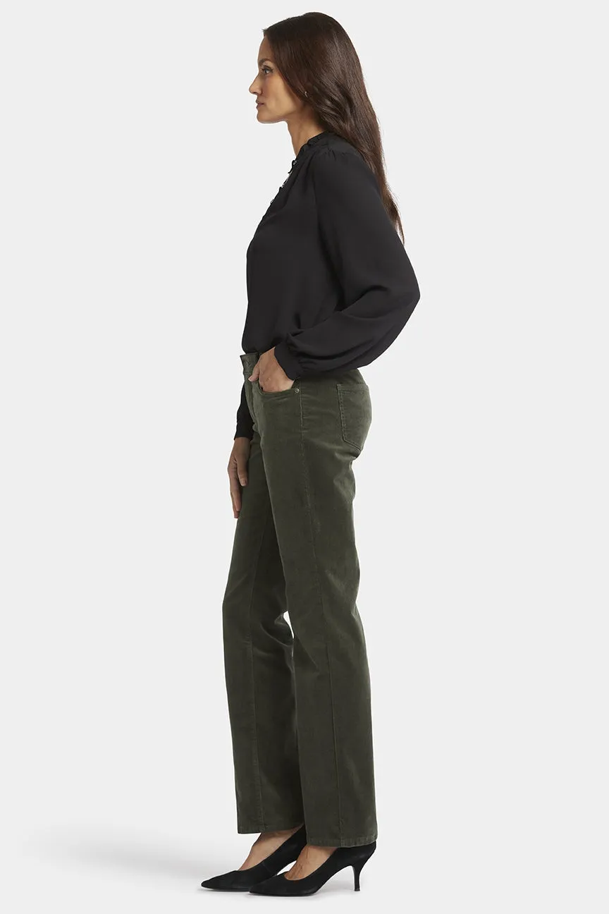 Marilyn Straight Corduroy Broek Groen | Vine Leaf