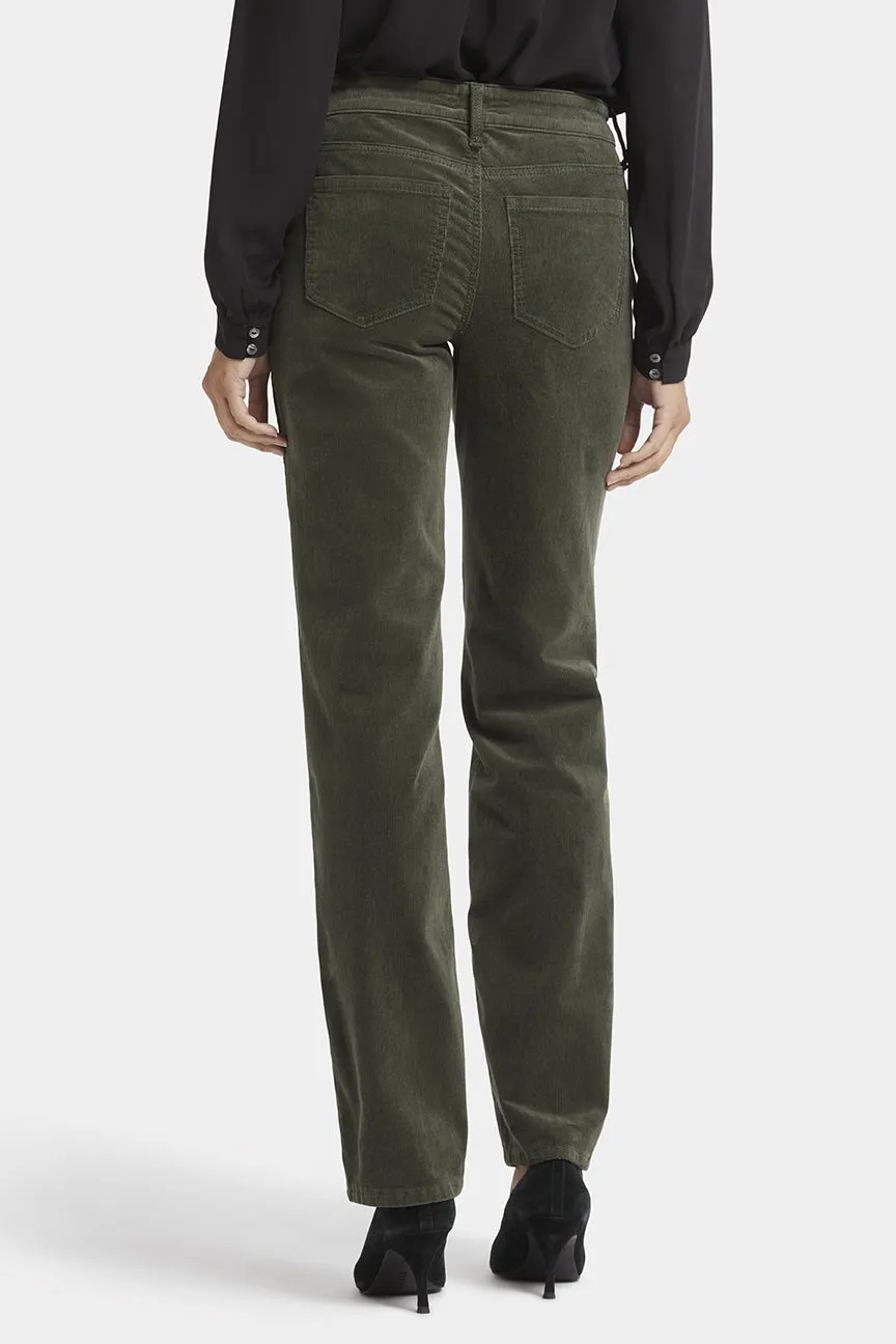 Marilyn Straight Corduroy Broek Groen | Vine Leaf