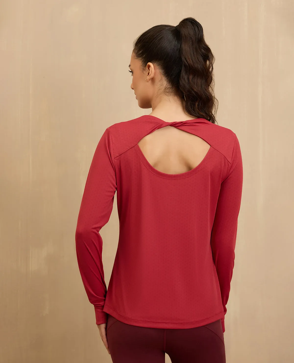 NYKD By Nykaa Back Twist Full sleeve Running Tee -NYK802-Maroon